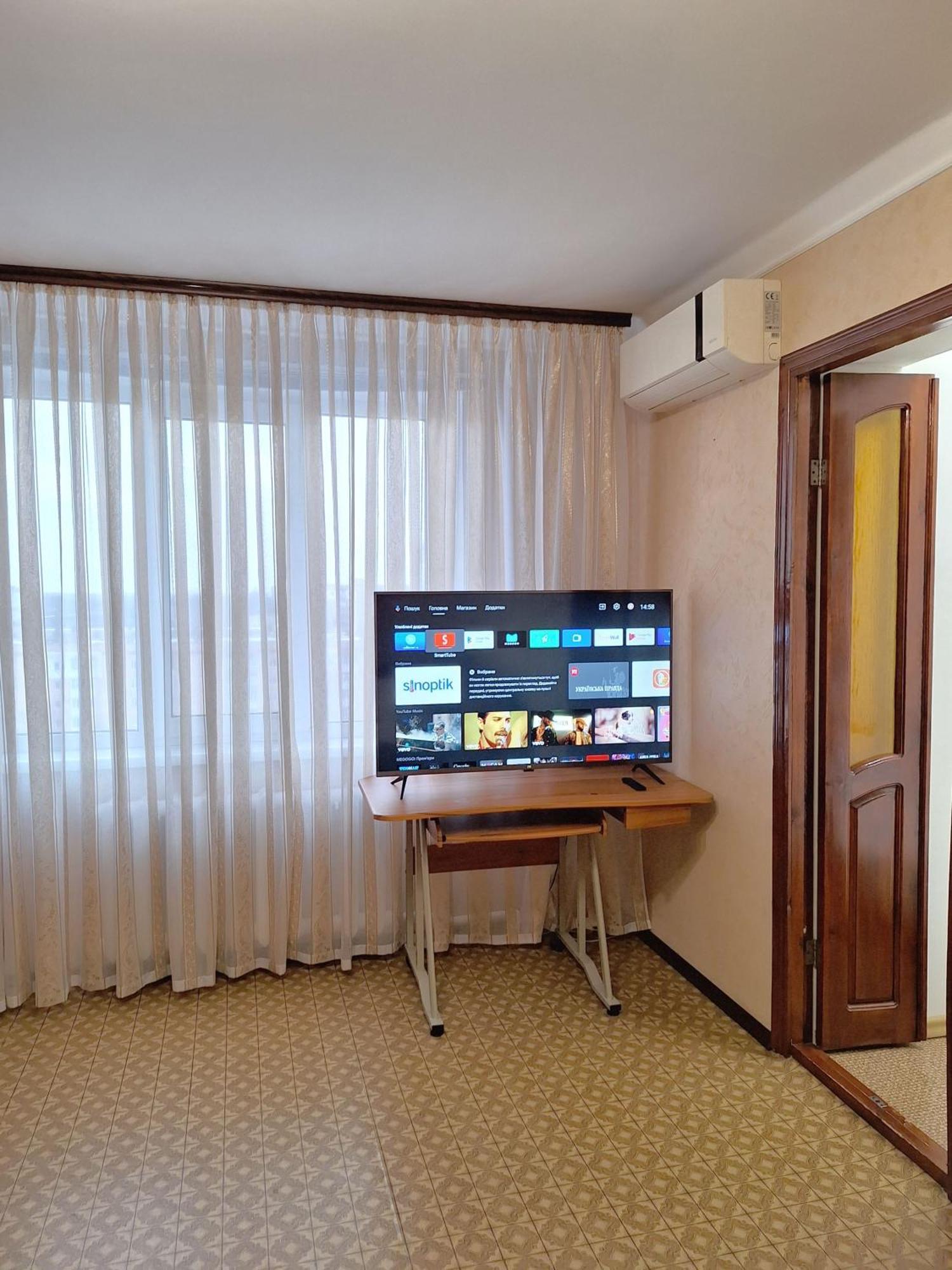 4 Ліжка З Балконом Документи Для Відряджень Мережа Alex Apartments Безконтатне Заселення 24-7 Полтава Экстерьер фото