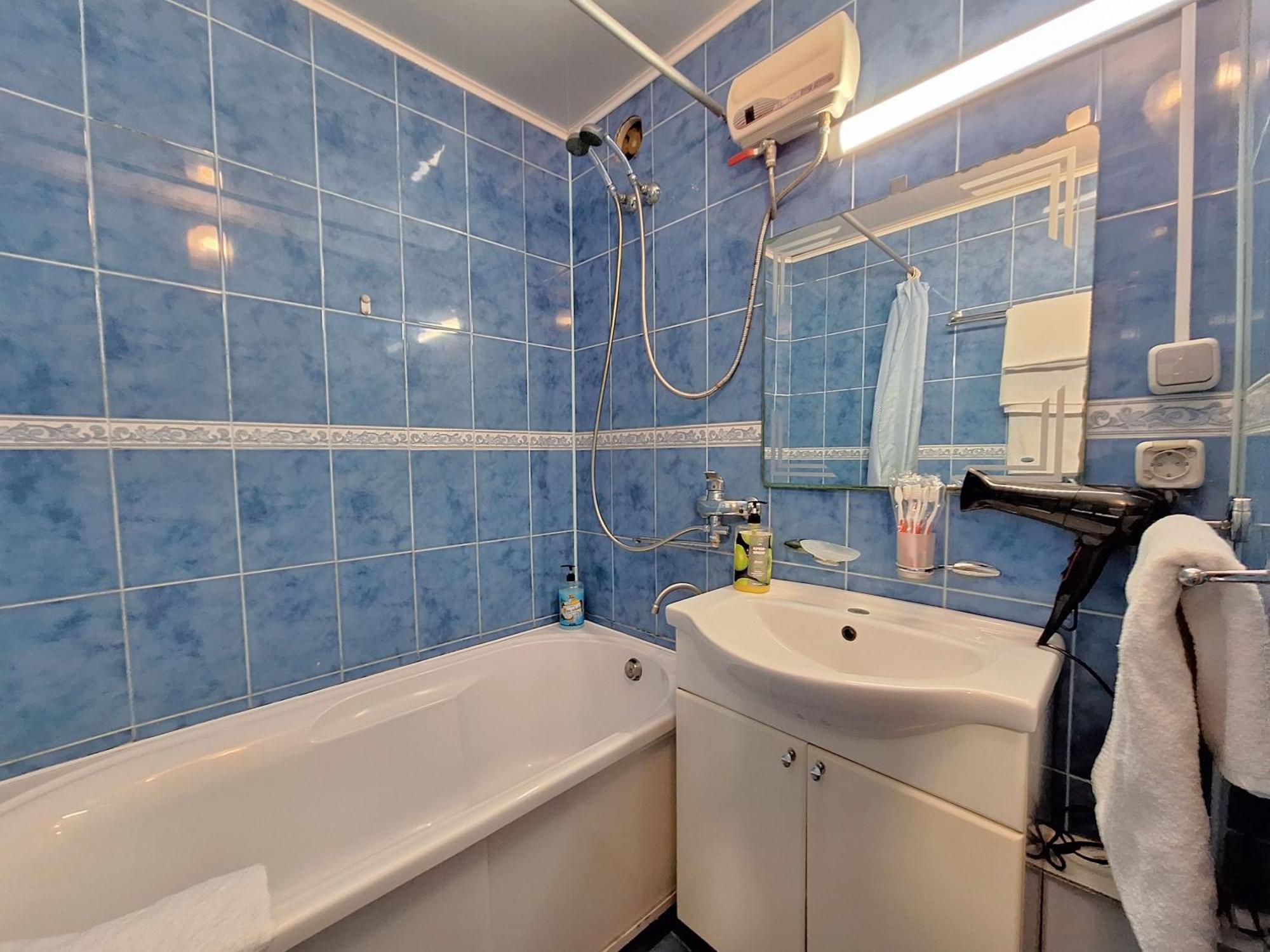 4 Ліжка З Балконом Документи Для Відряджень Мережа Alex Apartments Безконтатне Заселення 24-7 Полтава Экстерьер фото